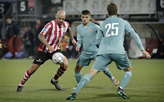 同样表现出 同样表现出